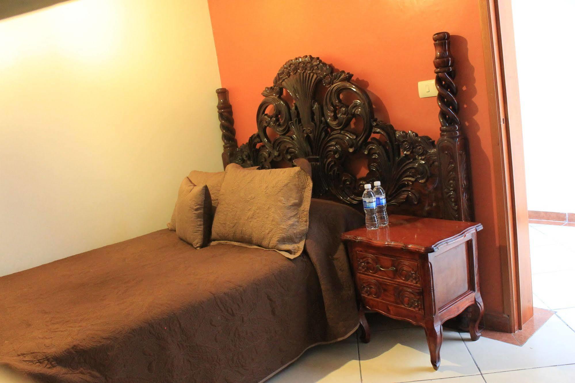 Hotel Juarez Del Centro คาลาปา ภายนอก รูปภาพ