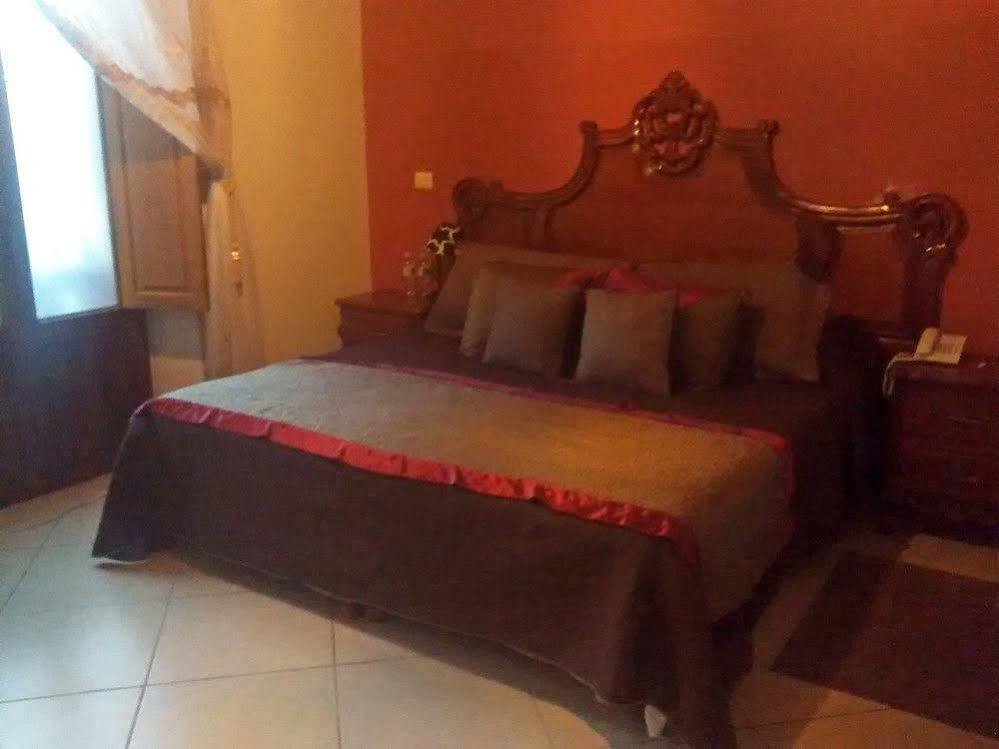 Hotel Juarez Del Centro คาลาปา ภายนอก รูปภาพ